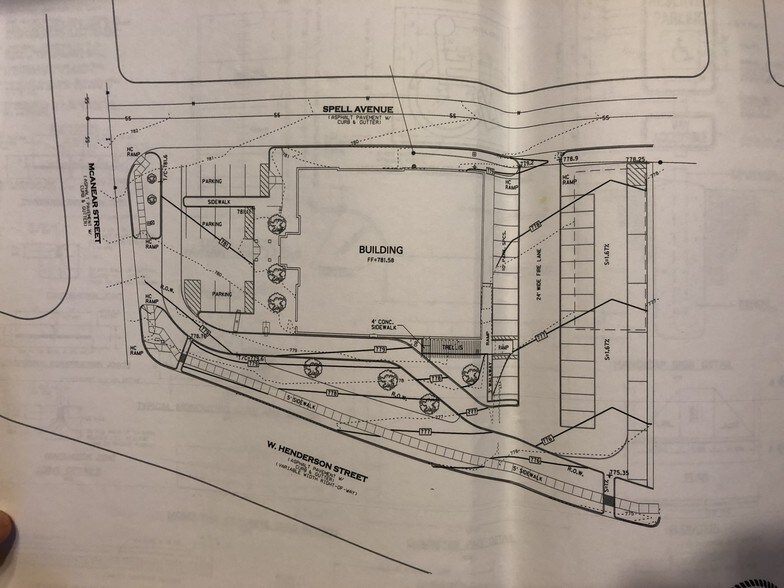 More Photos Of 1216 W Henderson St, Cleburne Freestanding For Lease
