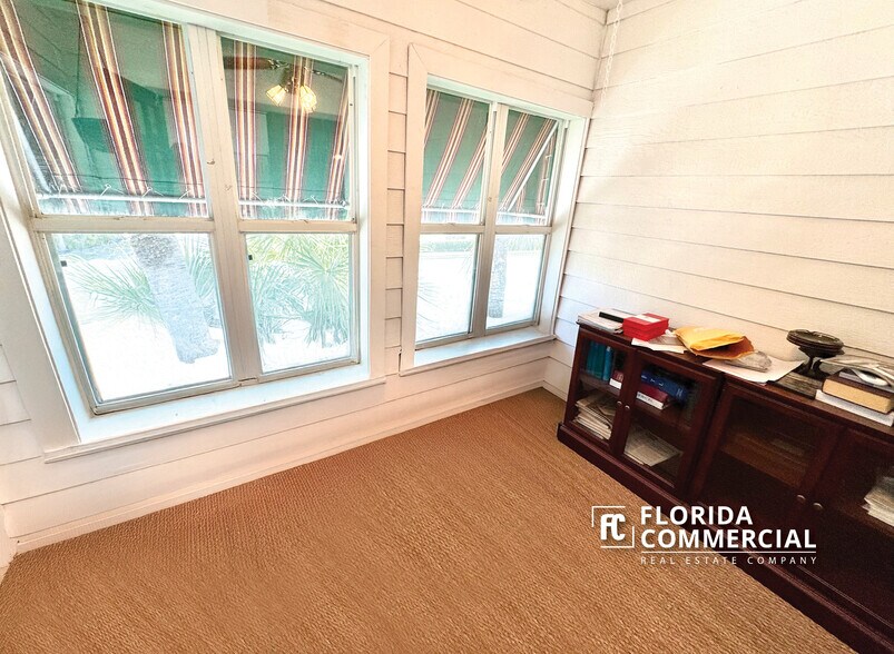 More Photos Of 1115 SE Ocean Blvd, Stuart Office Residential For Sale