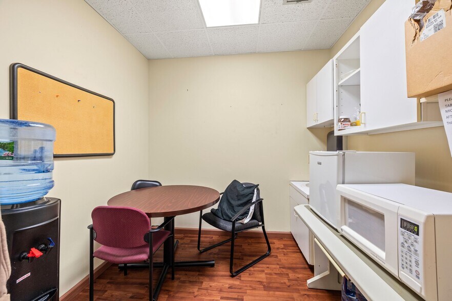 More Photos Of 1637 Mineral Spring Ave, North Providence Medical For Lease