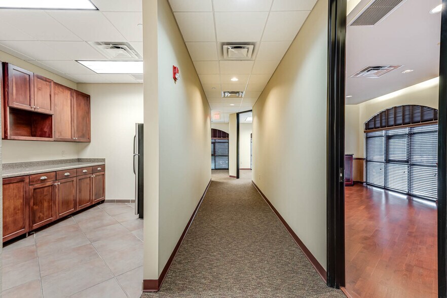 More Photos Of 2632 Broadway St, San Antonio Medical For Lease