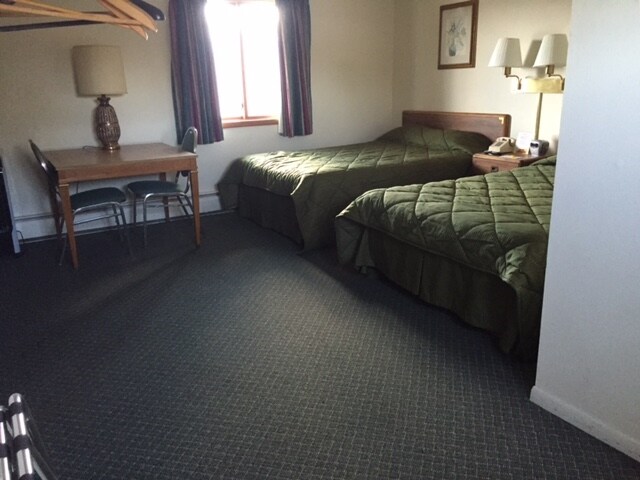 More Photos Of 100 Silver St, Hurley Hotel For Sale