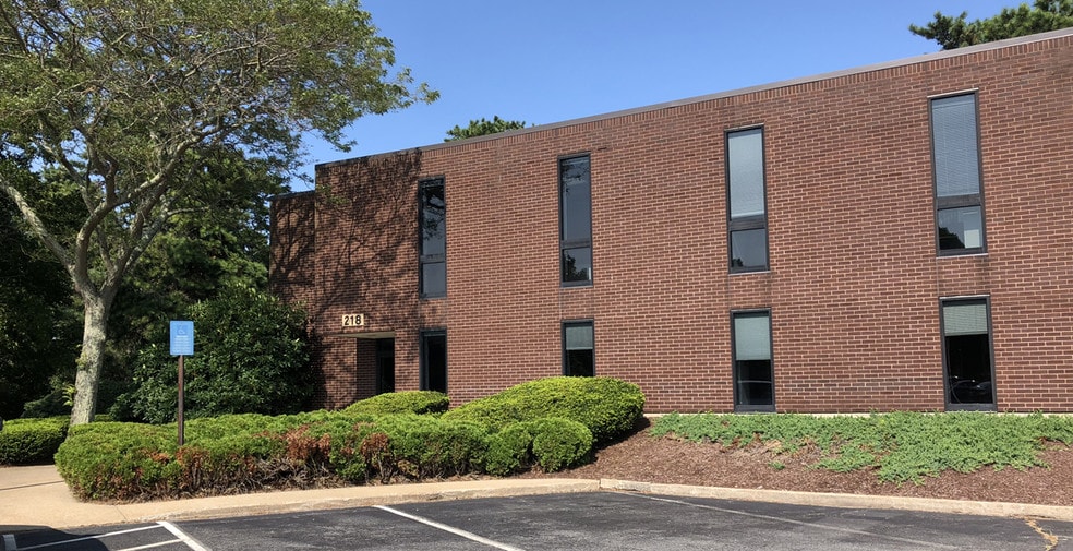 More Photos Of 218 W Main St, Hyannis Medical For Sale