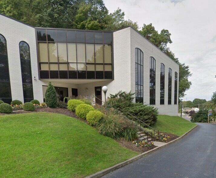 Primary Photo Of 3001 Chesterfield Ave, Charleston Office For Lease