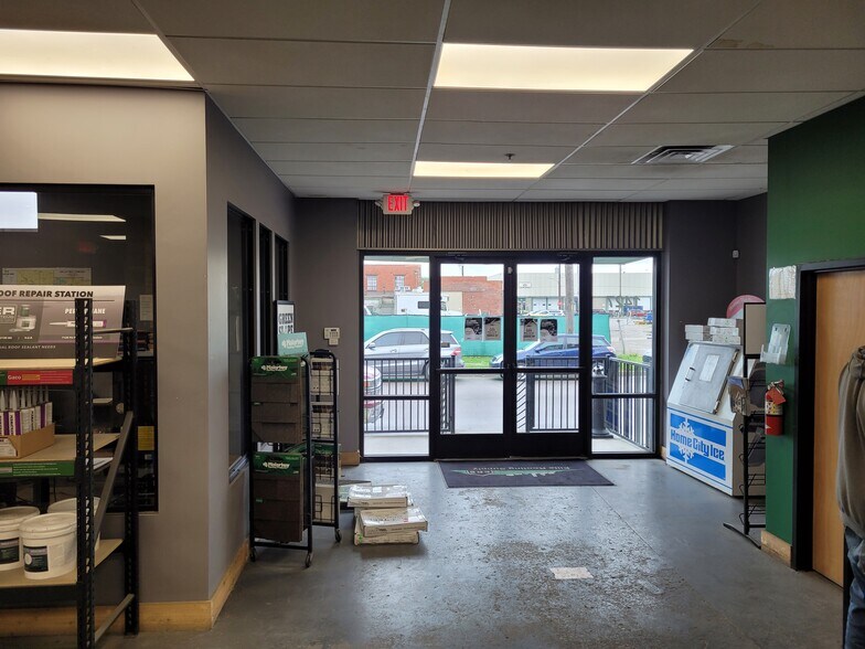 More Photos Of 1427 Howell St, North Kansas City Manufacturing For Lease