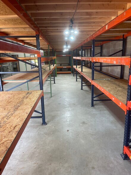 More Photos Of 24 Hagerty Blvd, West Chester Flex For Lease