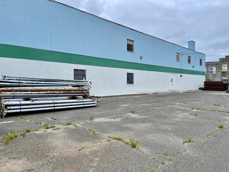 More Photos Of 73 River St, Bridgeport Manufacturing For Lease