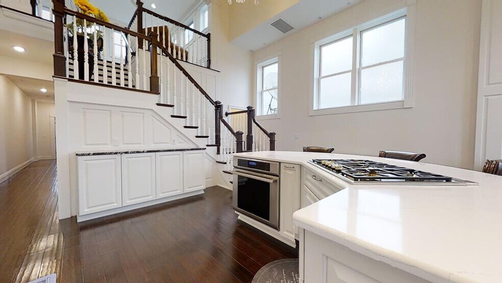 More Photos Of 29 E Market St, Corning Office Residential For Lease