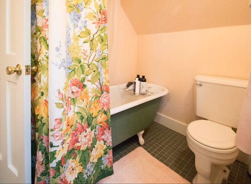 More Photos Of 102 Holly St, Colorado Springs Apartments For Sale