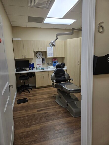 More Photos Of 13555 Automobile Blvd, Clearwater Medical For Lease