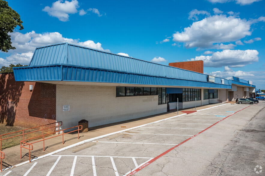 Primary Photo Of 4701-4753 E Lancaster Ave, Fort Worth Unknown For Lease