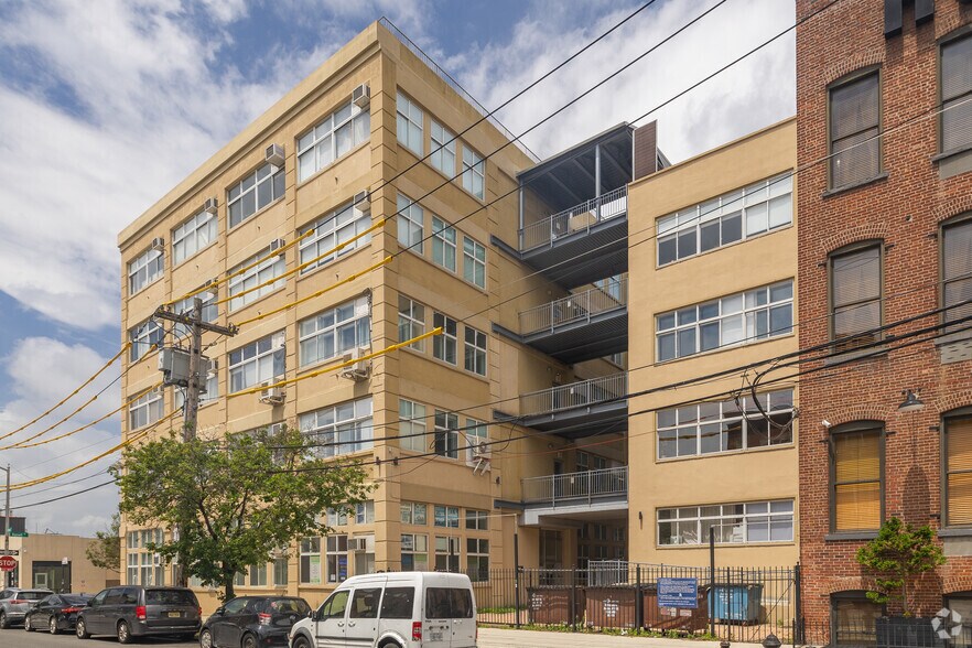 More Photos Of 231 Norman Ave, Brooklyn Apartments For Lease