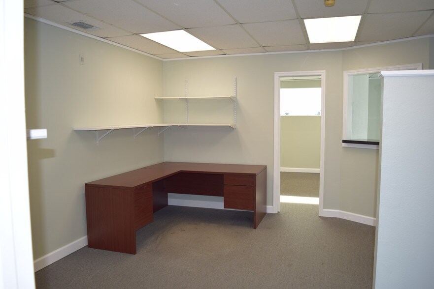More Photos Of 1460 S McCall Rd, Englewood Medical For Sale