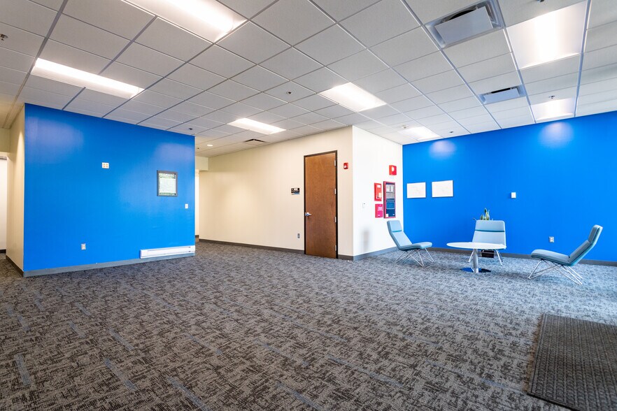 More Photos Of 575 West St, Mansfield Light Distribution For Lease