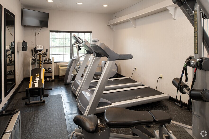 More Photos Of 3051 White Blvd, Pearl Hotel For Sale