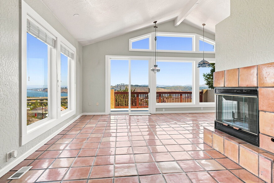 More Photos Of 1135 5th Ave, Crockett Apartments For Sale