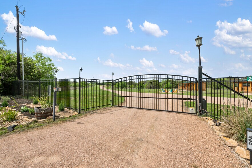 Primary Photo Of 260 Gregg dr, Spicewood Land For Sale