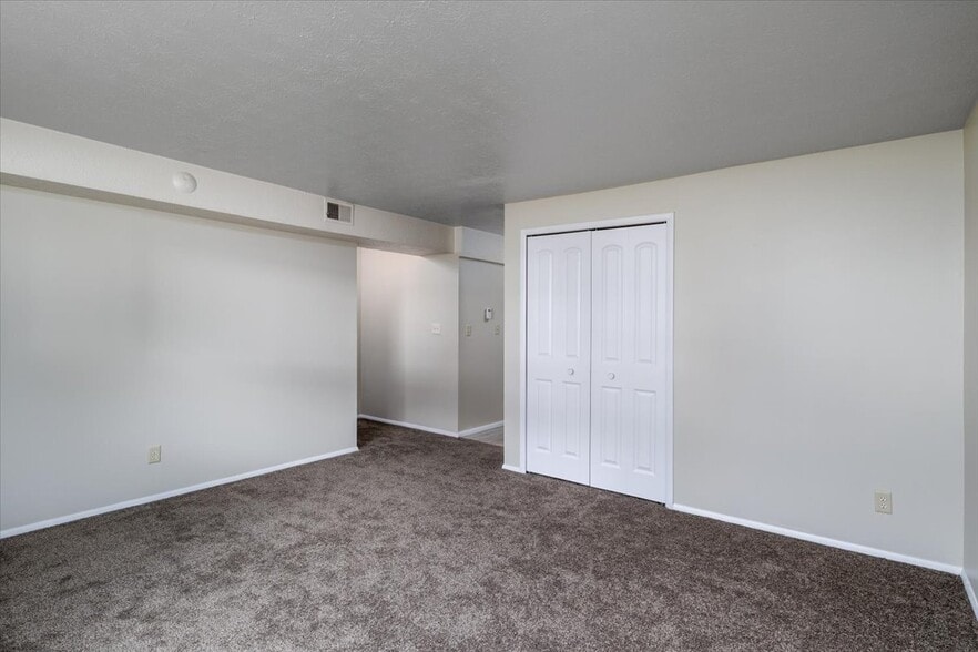 More Photos Of 1803 Cromwell Dr, Akron Apartments For Sale