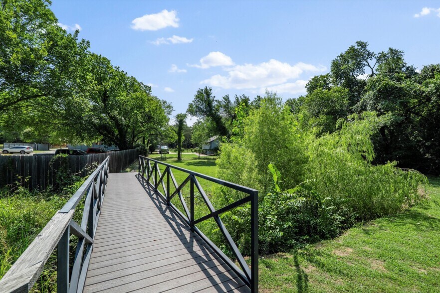 More Photos Of 5017 Colleyville Blvd, Colleyville Office For Sale