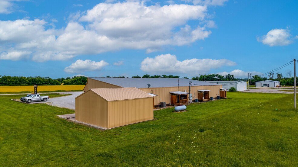 More Photos Of 19275 125 Hwy, Fairland General Retail For Sale