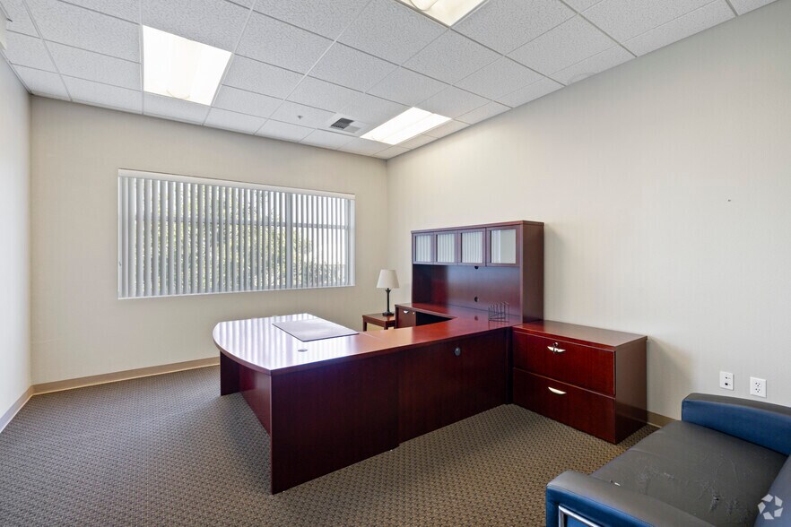 More Photos Of 64 Union Way, Vacaville Light Distribution For Lease