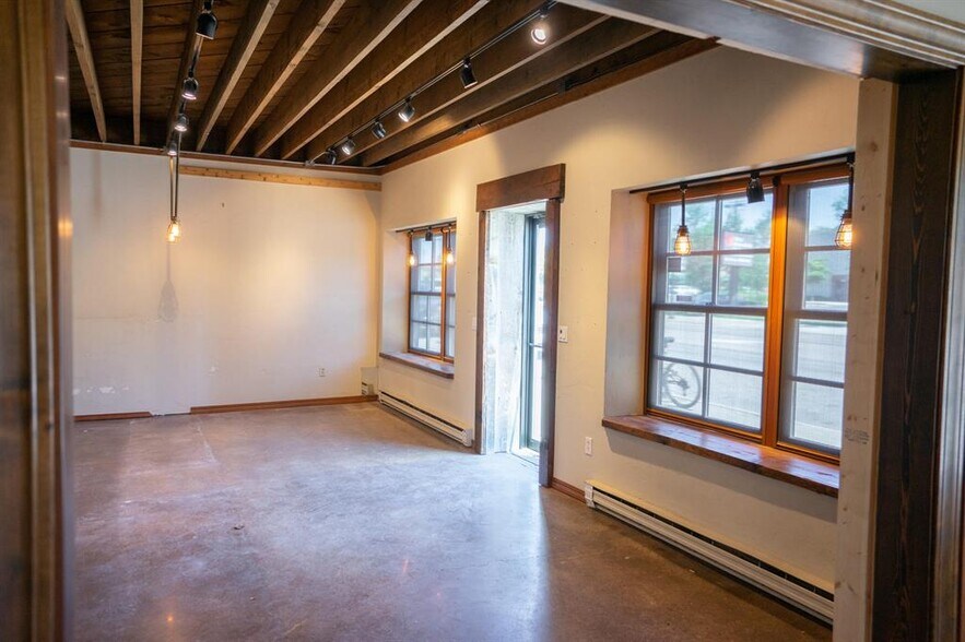 More Photos Of 32 1st Ave W, Kalispell Storefront For Sale