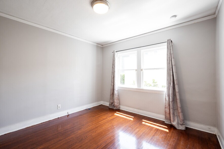 More Photos Of 1620 California Ave, Santa Monica Apartments For Sale