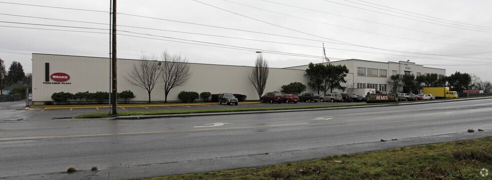 More Photos Of 1401 W Fourth Plain Blvd, Vancouver Manufacturing For Lease