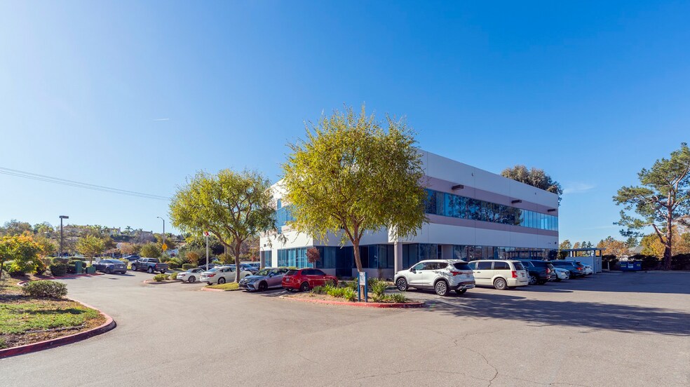 More Photos Of 301 Science Dr, Moorpark Medical For Lease