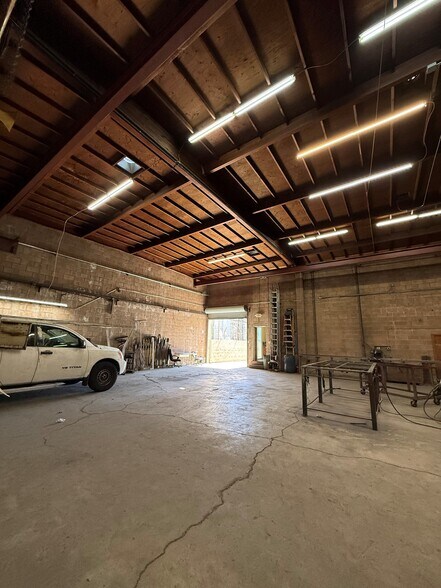 More Photos Of 8226 Salt Lake Ave, Cudahy Warehouse For Sale