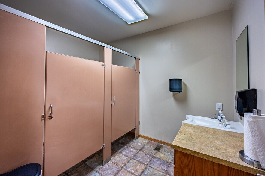 More Photos Of 1502 Progress Ct, Wheatland Office For Sale