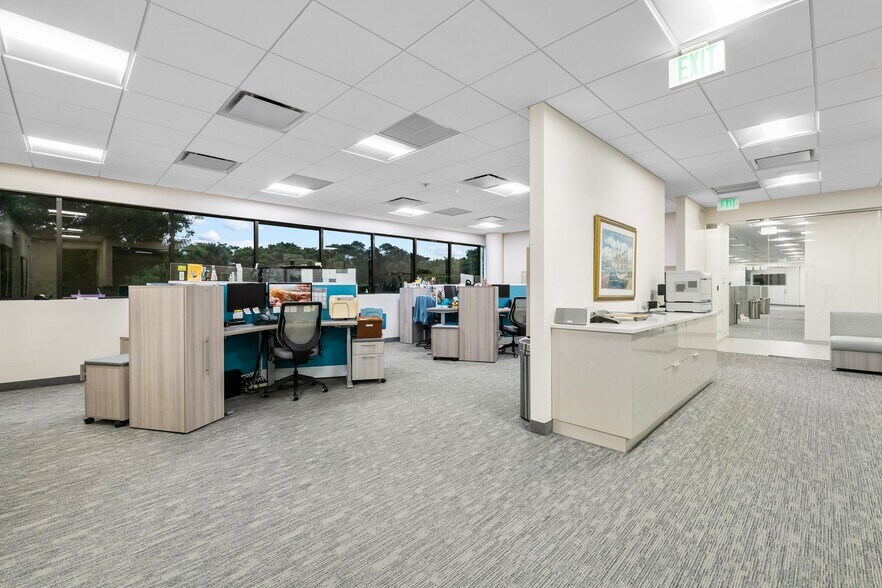 More Photos Of 3303 W Commercial Blvd, Fort Lauderdale Office For Sale