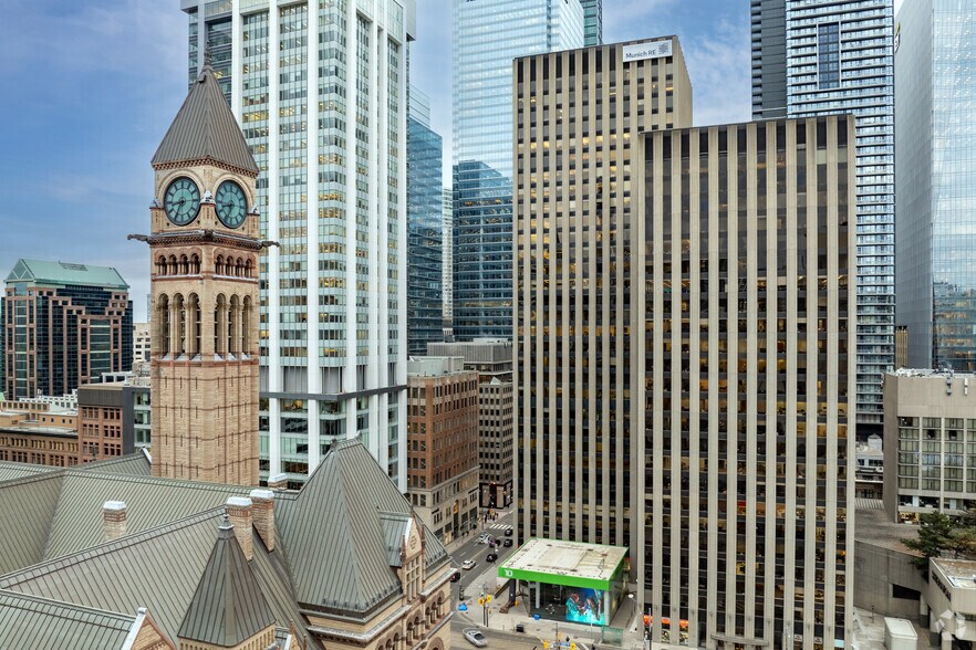 More Photos Of 390 Bay St, Toronto Office For Lease