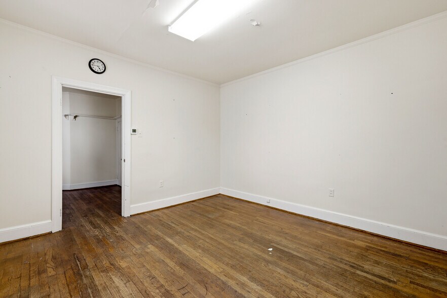 More Photos Of 3 E Market St, Leesburg Office For Sale