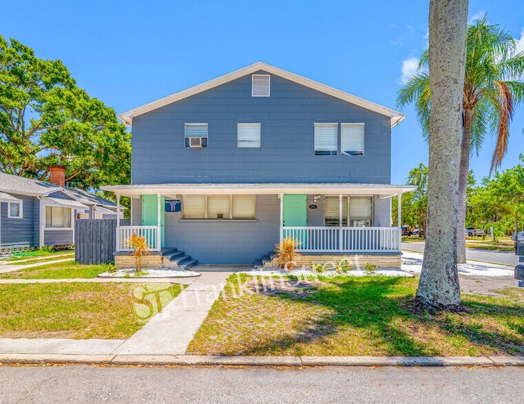 More Photos Of 935 15th St W, Bradenton Apartments For Sale