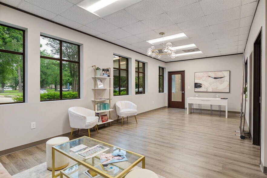 More Photos Of 1330 Kingwood Dr, Kingwood Medical For Lease