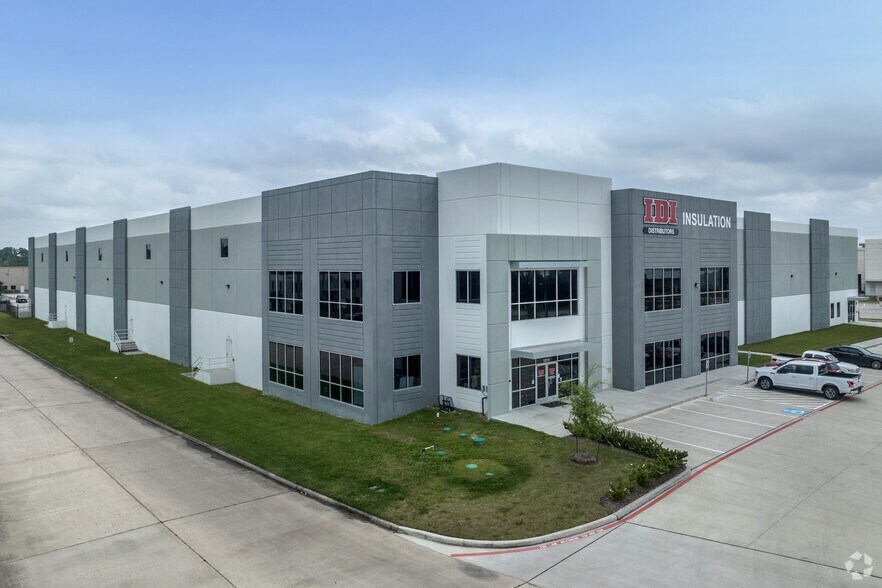 More Photos Of 12218 Cutten Rd, Houston Distribution For Lease