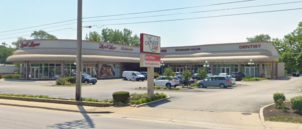 More Photos Of 5-25 E Golf Rd, Arlington Heights General Retail For Lease