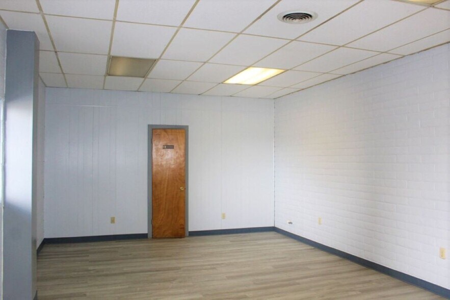 More Photos Of 2401 W Hornbeck Blvd, Fort Stockton Carwash For Sale