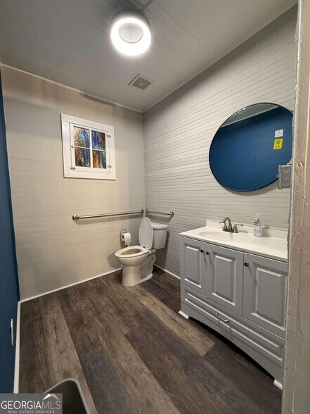 More Photos Of 80 Church St, Winder Office For Sale