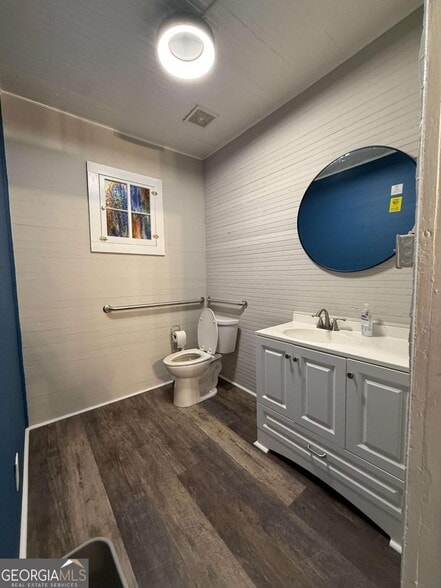More Photos Of 80 Church St, Winder Medical For Sale