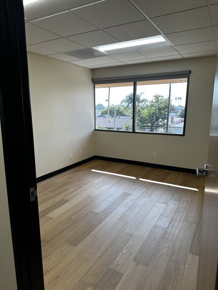 More Photos Of 5450 Telegraph Rd, Ventura Office For Lease