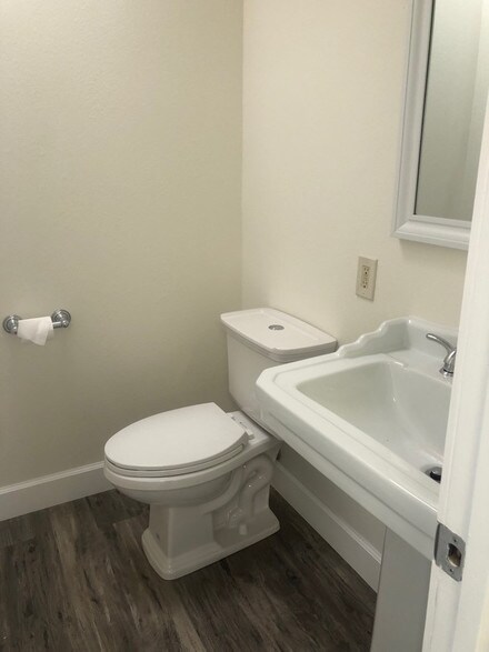 More Photos Of 333 Shipyard Way, Newport Beach Storefront Retail Office For Lease