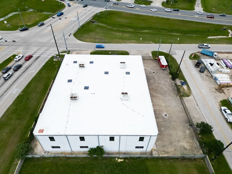 More Photos Of 1941 Spring Cypress Rd, Spring Warehouse For Sale