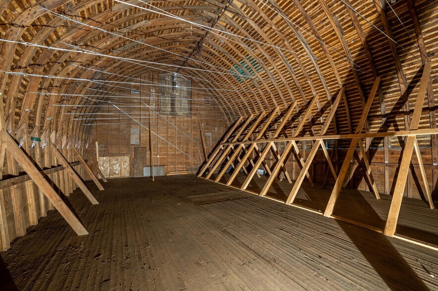 More Photos Of 120 W Smith Rd, Bellingham Service For Sale