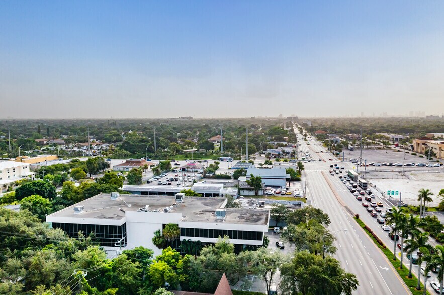 More Photos Of 6067 Hollywood Blvd, Hollywood Office For Sale