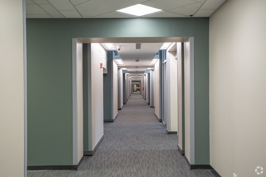 More Photos Of 8100-8180 N McCormick Blvd, Skokie Office For Lease