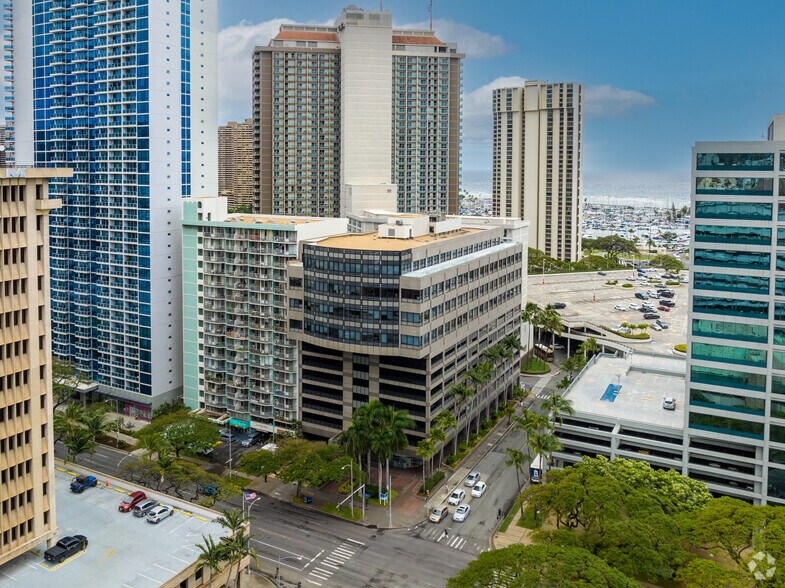 More Photos Of 1601 Kapiolani Blvd, Honolulu Office For Lease