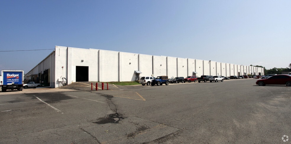 More Photos Of 6295 Edsall Rd, Alexandria Unknown For Lease