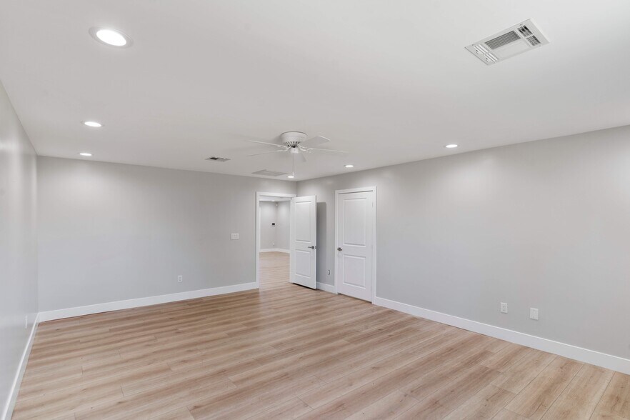 More Photos Of 6470 W Desert Inn Rd, Las Vegas Coworking Space