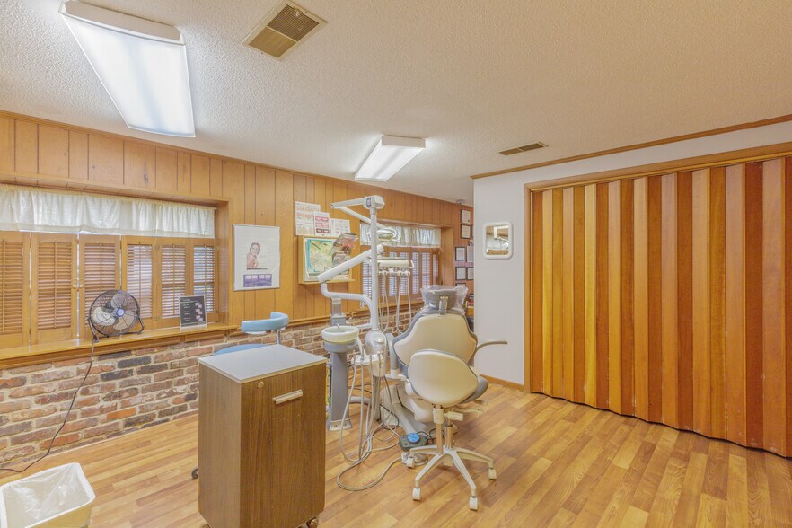 More Photos Of 4135 Hixson Pike, Chattanooga Office For Sale